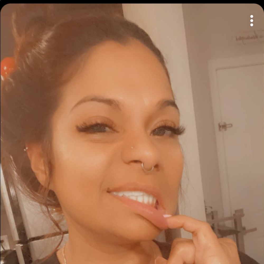 Meet your Posher, Wallesca